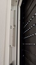 Ein Fensterfalzlüfter im Fensterrahmen
